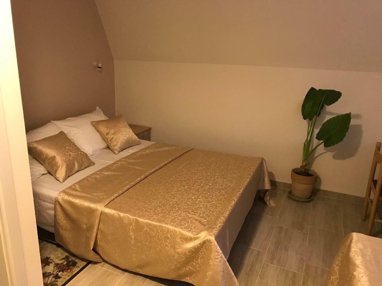 Fruskogorska Terasa Apartment Novi Sad Bagian luar foto